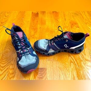 On Running Cloud X Shift Women's Synthetic Trainers